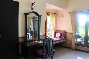 Man's Cottages and Spa