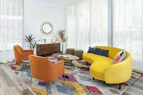 The Sojourn Los Angeles - Sherman Oaks