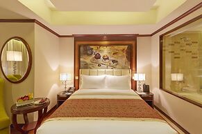 Six Seasons Hotel