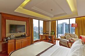 Six Seasons Hotel