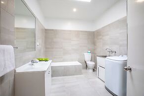 Nightcap at Coolaroo Hotel