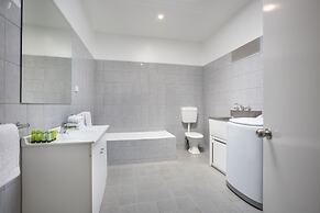 Nightcap at Coolaroo Hotel