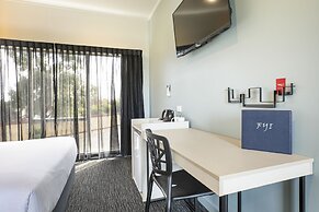 Nightcap at Excelsior Hotel