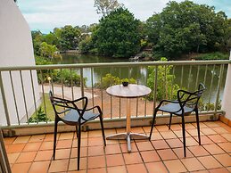 Nightcap at Hinterland Hotel