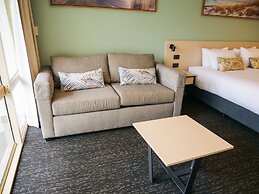 Nightcap at Hinterland Hotel