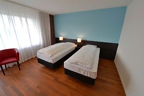 HOTEL illuster - Urban & Local