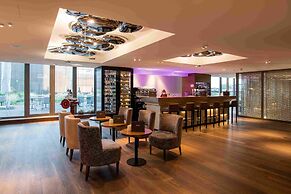 HOTEL illuster - Urban & Local