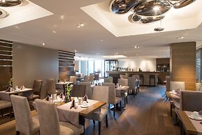 HOTEL illuster - Urban & Local