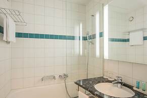 HOTEL illuster - Urban & Local