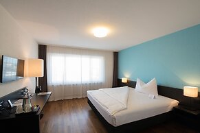 HOTEL illuster - Urban & Local