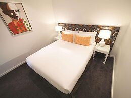 Oaks Melbourne South Yarra Suites