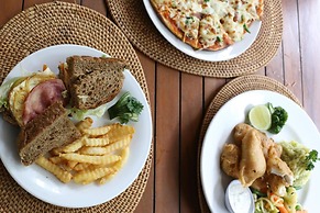 Aquarius Beach Hotel