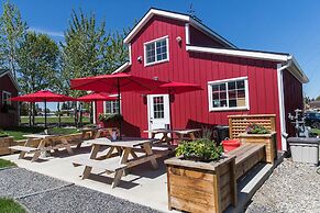 Stardust Inn and Chalets