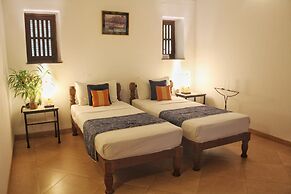 Granpa's Inn Hotel Bougainvillea