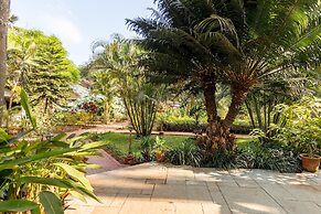 Granpa's Inn Hotel Bougainvillea