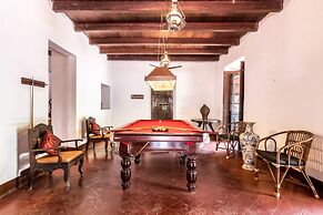 Granpa's Inn Hotel Bougainvillea