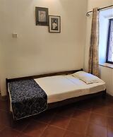 Granpa's Inn Hotel Bougainvillea