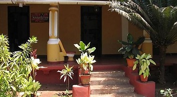 Granpa's Inn Hotel Bougainvillea