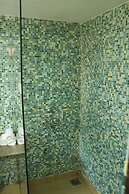 Granpa's Inn Hotel Bougainvillea