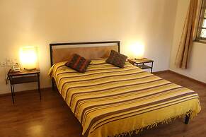 Granpa's Inn Hotel Bougainvillea