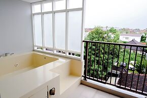 Sanur Resort Watujimbar