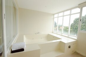 Sanur Resort Watujimbar