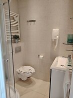 Le Village Montmartre by Hiphophostels