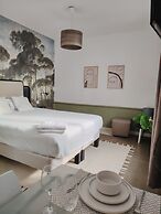 Le Village Montmartre by Hiphophostels