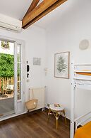 Le Village Montmartre by Hiphophostels