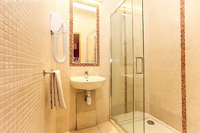 Le Village Montmartre by Hiphophostels