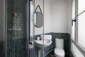 Le Village Montmartre by Hiphophostels