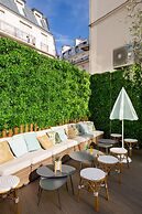 Le Village Montmartre by Hiphophostels