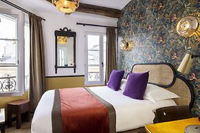 Le Village Montmartre by Hiphophostels