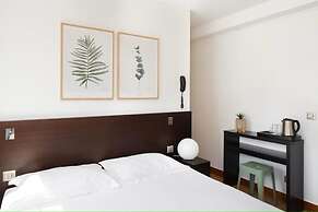 Le Village Montmartre by Hiphophostels