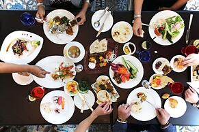 Shangri-La Hotel Apartments Qaryat Al Beri