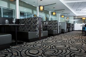 The Grand Winnipeg Airport Hotel by Lakeview