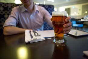 The Grand Winnipeg Airport Hotel by Lakeview