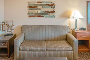 Grand Forks Lodge and Suites