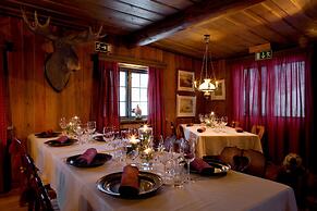 Gammelgården Hotell