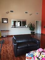 Scottish Inn & Suites