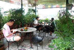 Hotel Travelers Home