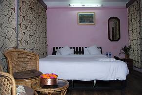 Hotel Travelers Home