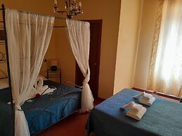 B&B Window To The Tower