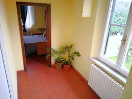 B&B Window To The Tower