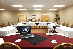 Pomeroy Inn and Suites Chetwynd