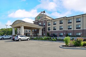 Holiday Inn Express & Suites Washington - Meadow Lands by IHG