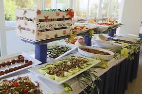 Family Hotel Marina Beach