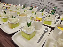 The Green Beach Resort