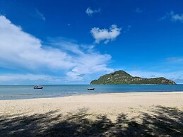 The Green Beach Resort