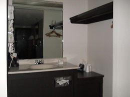 Value Inn Milwaukee Airport South